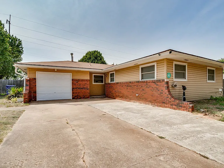 1805 Melody Dr — Photo 1