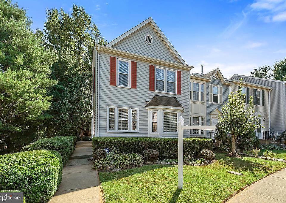 1st image of 727 Arbor Ct
