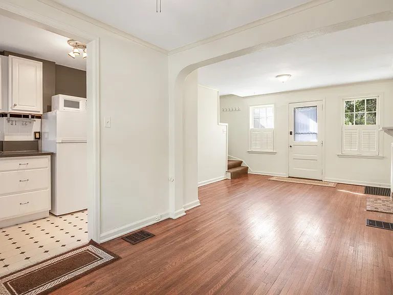118 E Blenkner St #118 — Photo 7