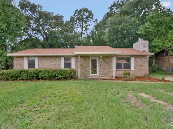 6119 Forest Pines Dr, Pensacola, FL 32526