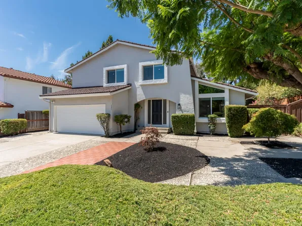 121 Violet Rd, Hercules, CA 94547