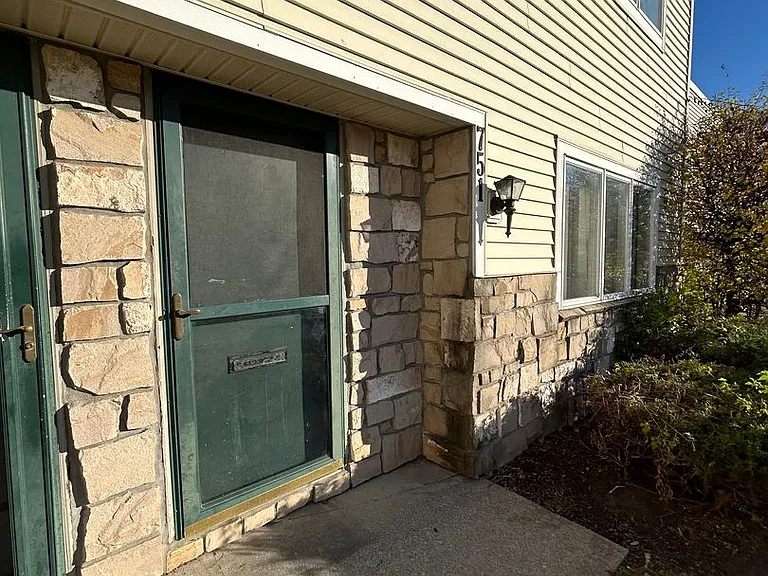 Candlelite Apartments — Photo 104