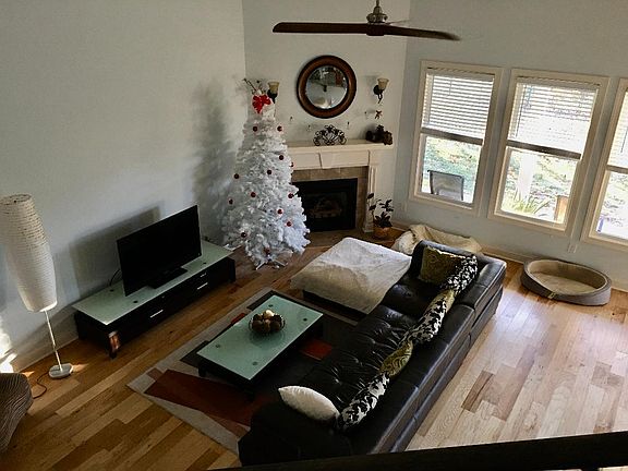5th image of 209 Picketts Mill Ct