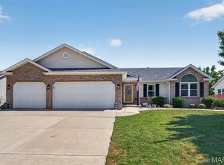 32 Oakbrooke, Troy, IL 62294