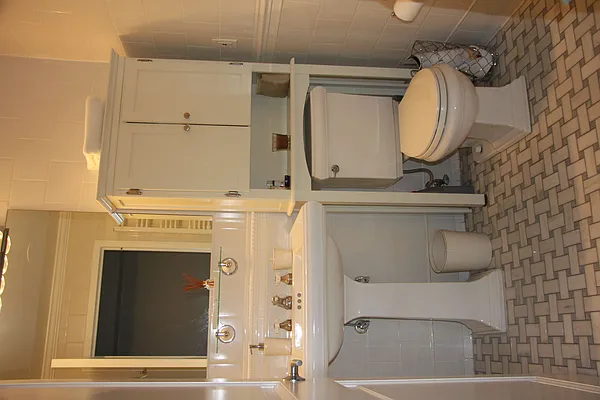 Rented by Marcus & Millichap Real Estate Investment Services Inc | media 40