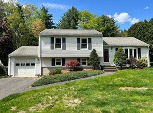 257 Ellendale Cir, Springfield, MA 01128