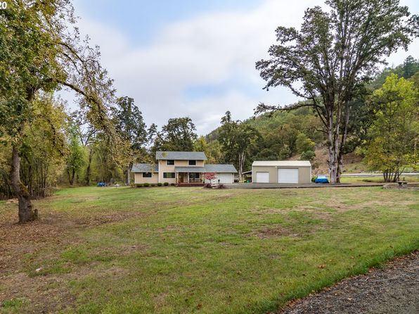 1017 Loredo Dr Roseburg Or 97471 Zillow