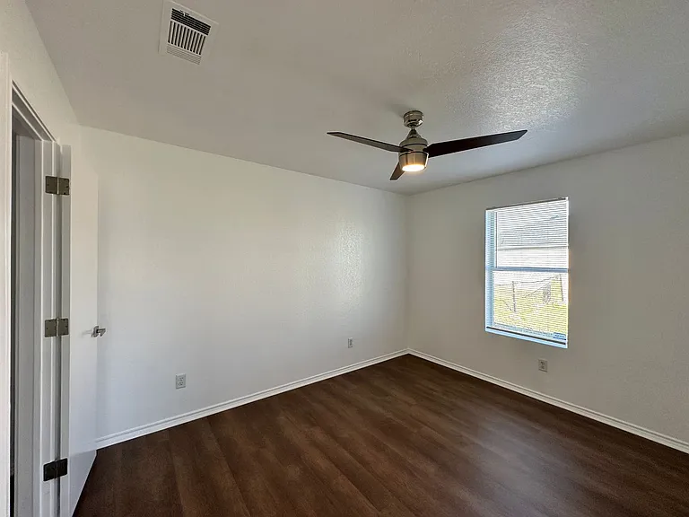 3102 Viewcrest Dr — Photo 23