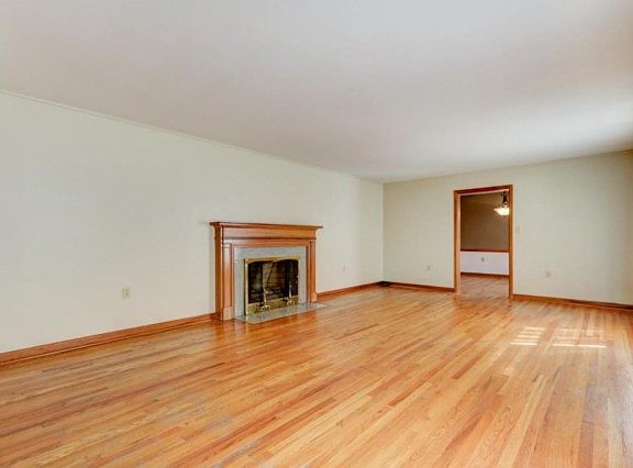 4th image of 5111 Wyndcroft Dr