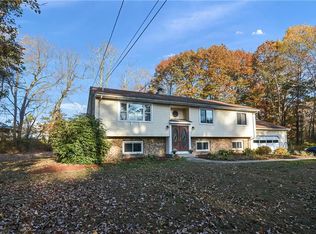12 Price Ln, Smithfield, RI 02917