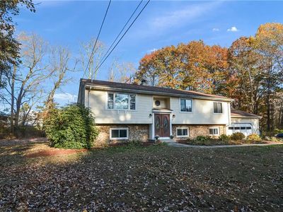 12 Price Ln, Smithfield, RI, 02917