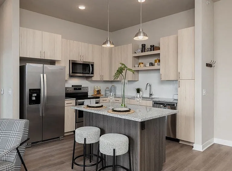 Azure Apartments — Photo 7