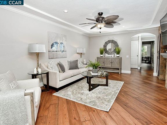 5th image of 1910 Skycrest Dr APT 6