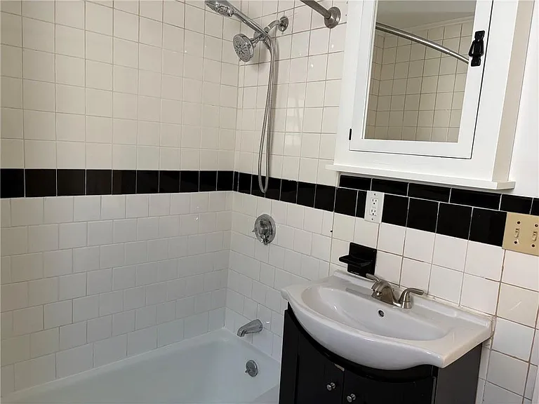 17 Andrews St #1 — Photo 7