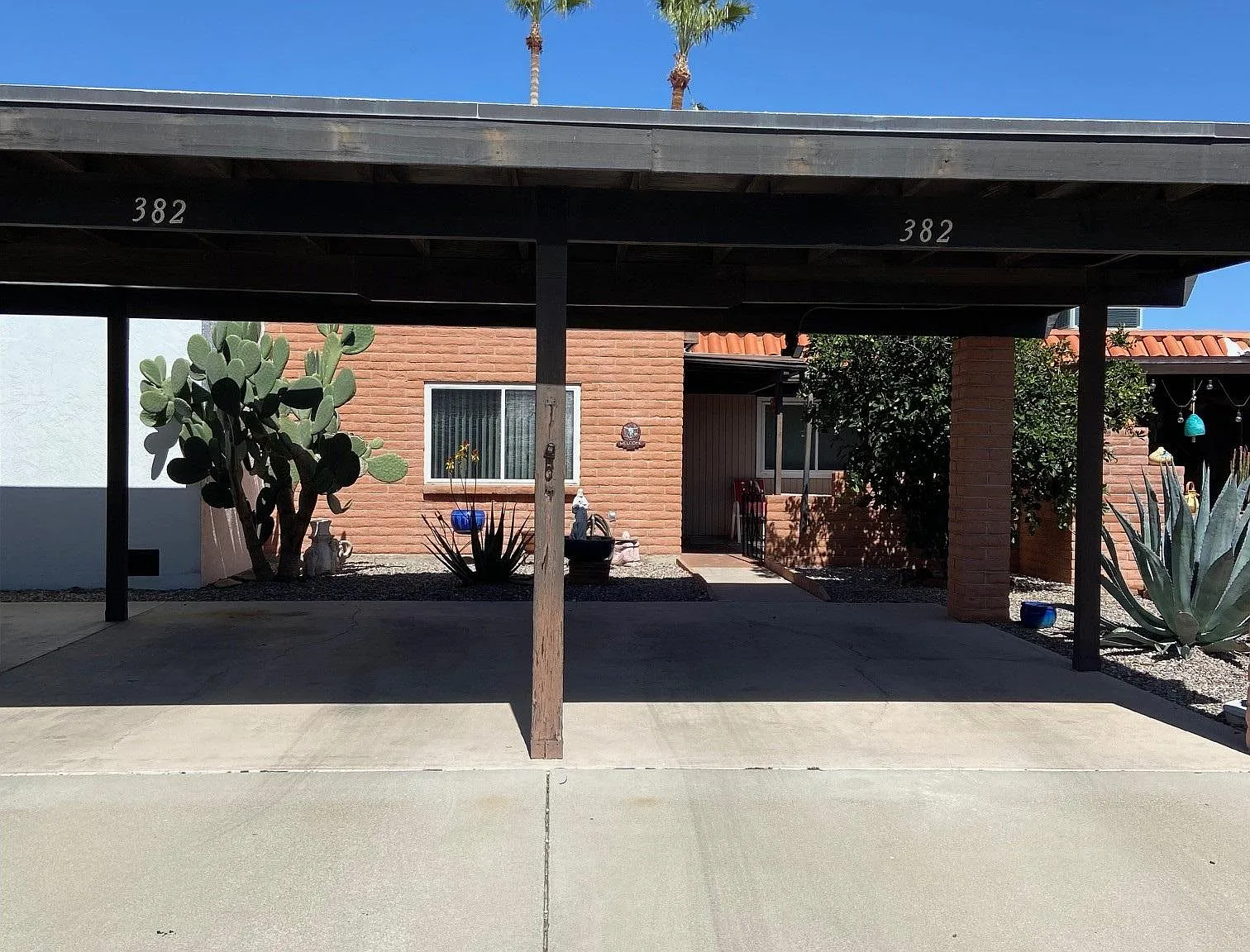 2 bed, 1090 sqft, $1,450 — Photo 1