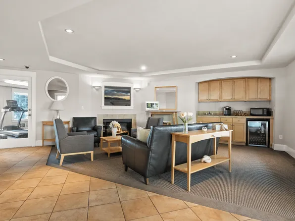 Crossroads at Meridian Apartments