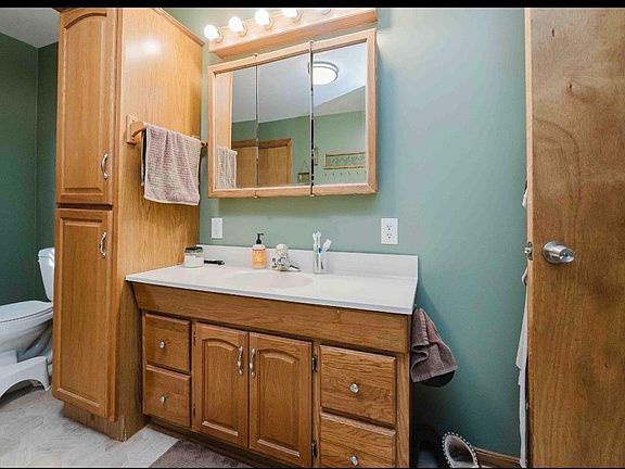 4th image of 120 Clay St
