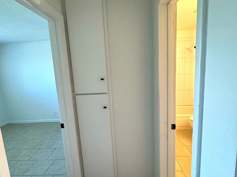 402 Cornell Dr SE — Photo 6