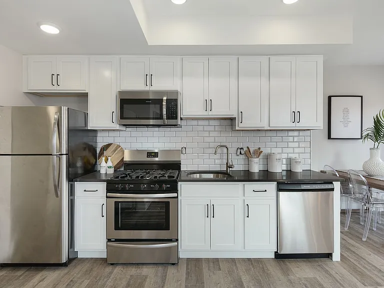 East Main Manayunk Apartments — Photo 7