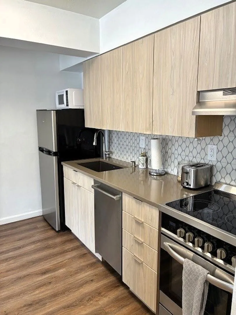 Building Photo - 240 E La Bonte St #52