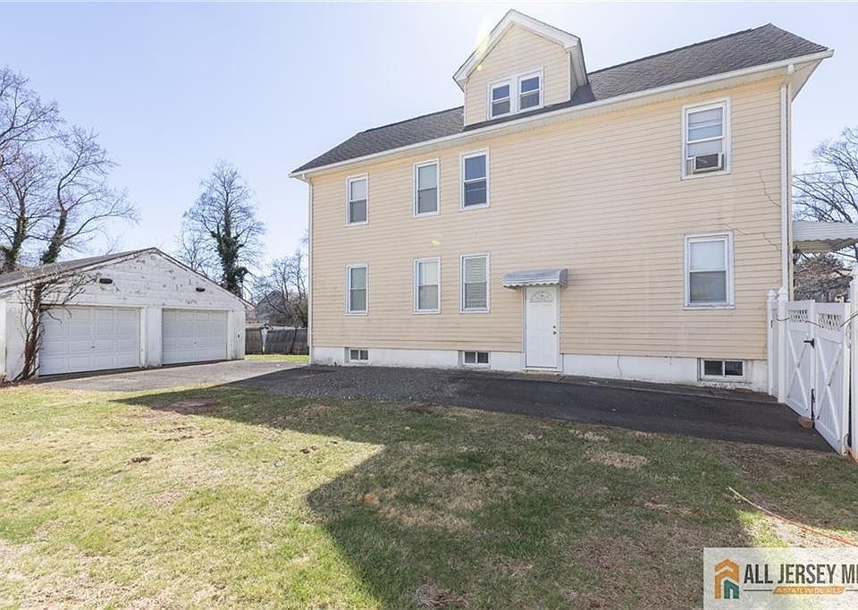 1st image of 204 Livingston St