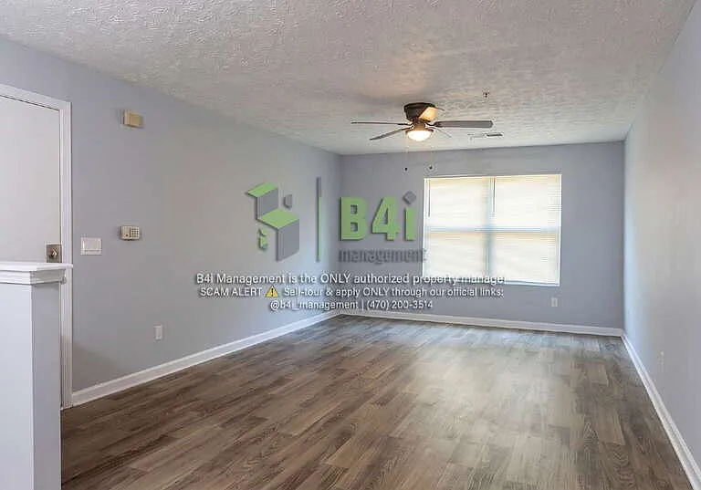 217 Banks St — Photo 6