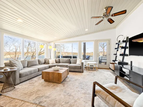 14217 Brunsvold Rd, Minnetonka, MN 55345