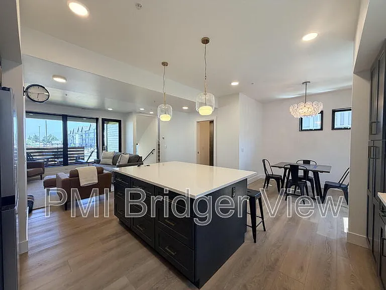 315 W Peach St #1 — Photo 16
