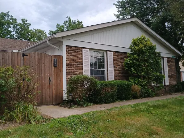 450 Williamsburg Ln #A, Lancaster, OH 43130