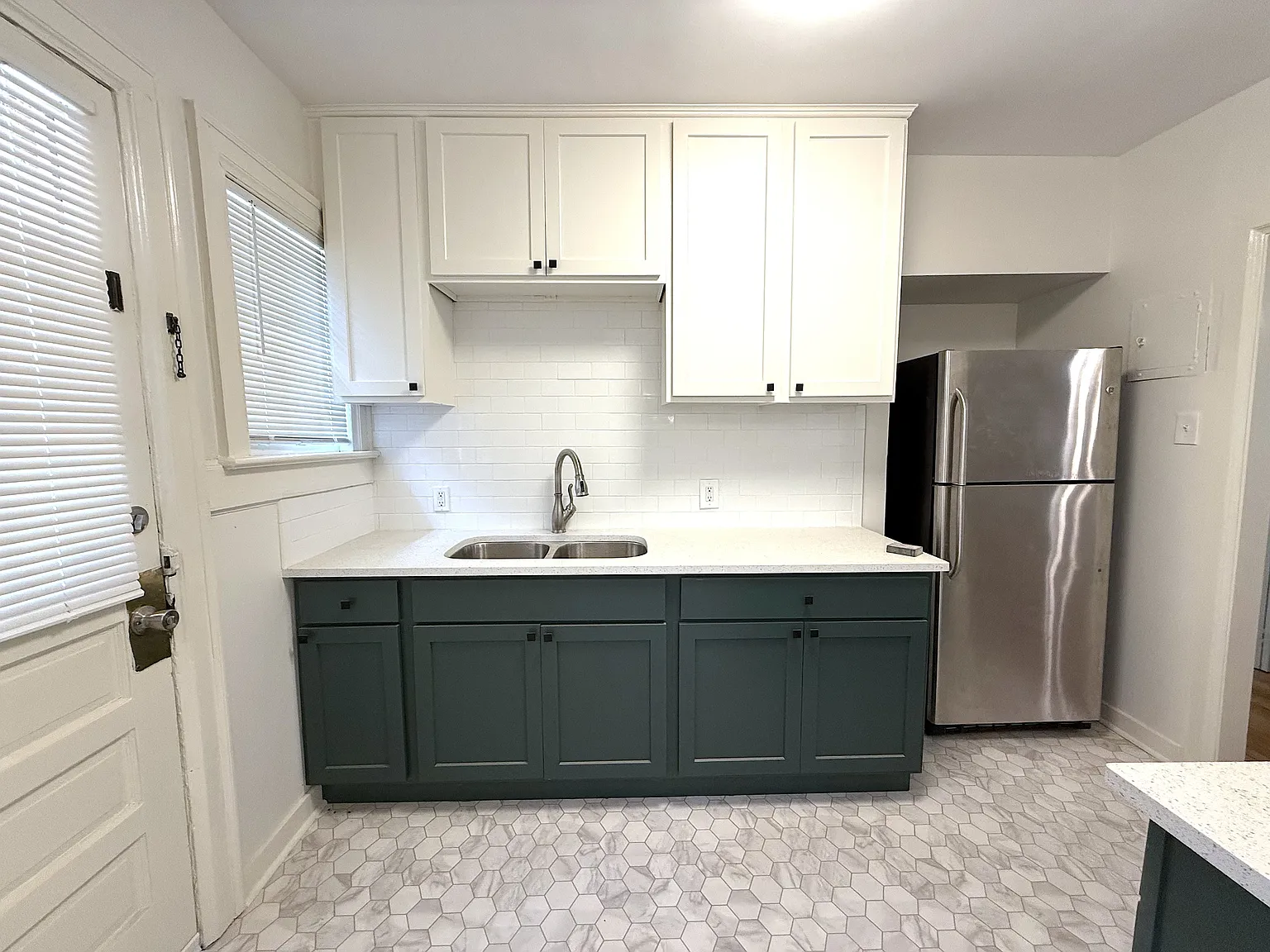 807 East Edgemont Avenue - 1 — Photo 3