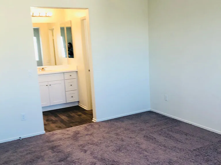 2897 E La Avenida Dr — Photo 23