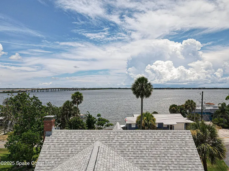 2811 N Indian River Dr — Photo 41