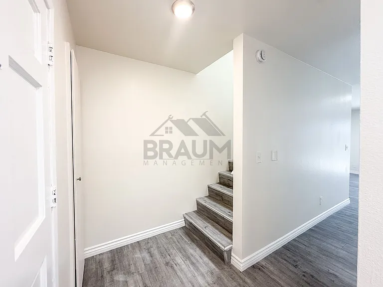 14257 Friar St — Photo 12