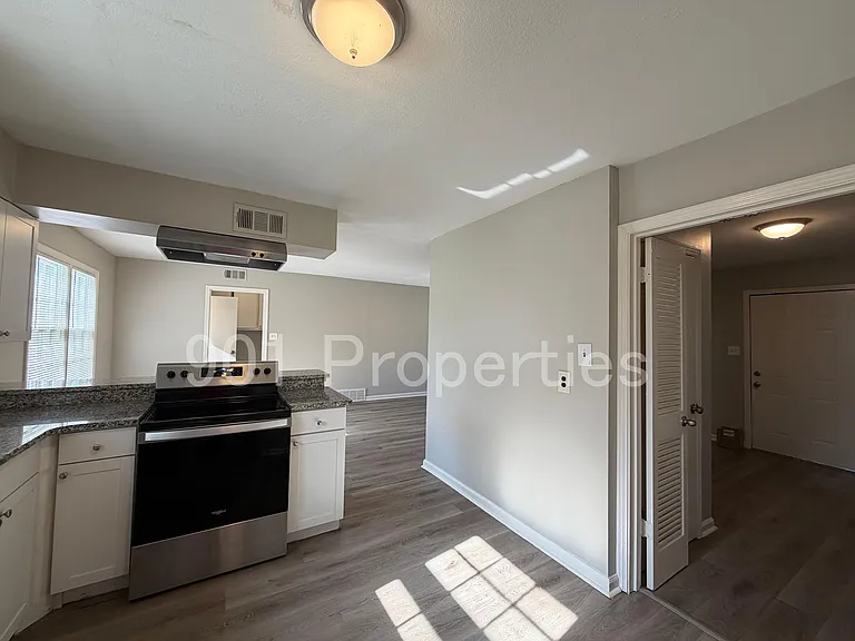 2658 Galaxie St — Photo 17