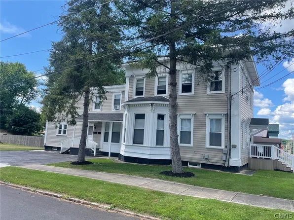 44 Bridge St, Phoenix, NY 13135