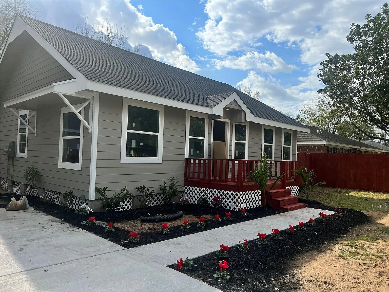 3 bed, 2.0 bath, 1350 sqft, $1,750 — Photo 2