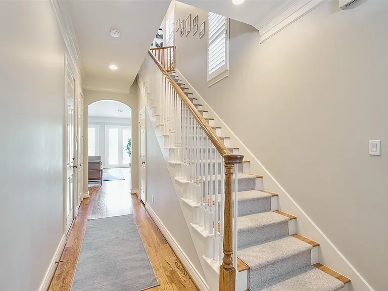 4028 Gramercy St — Photo 10