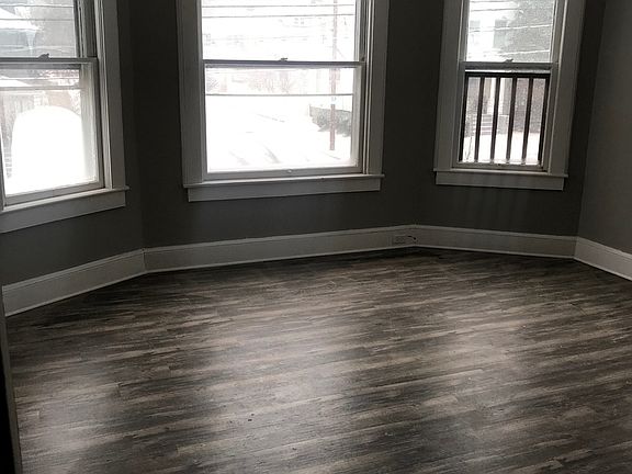 4th image of 42 Mill St #2