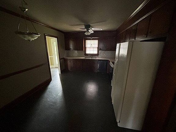 4th image of 718 Lancelot Dr