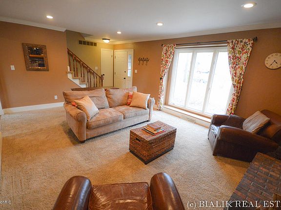5th image of 39 Forest Hills Dr