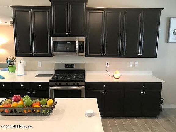 4th image of 2134 Amberly Dr