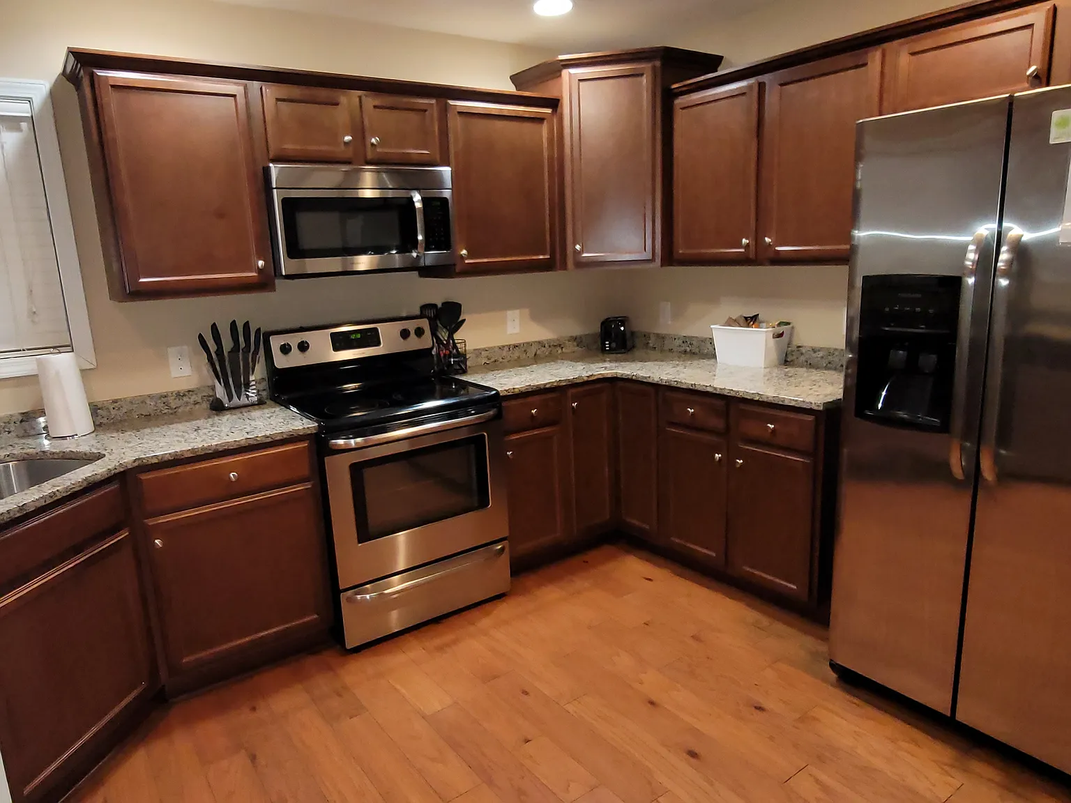 3 bed, 2.5 bath, 1595 sqft, $2,500 — Photo 4