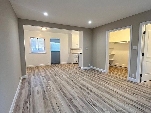 4th image of 306 W Valencia Ave