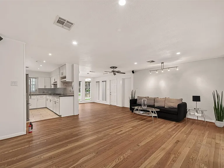 5666 Overbrook Ln — Photo 10