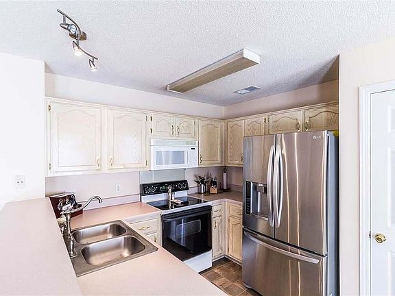 5th image of 2774 Breezy Ridge Trl