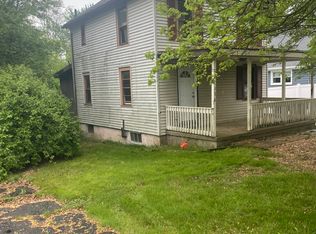 136 S Center St, Windsor Locks, CT 06096