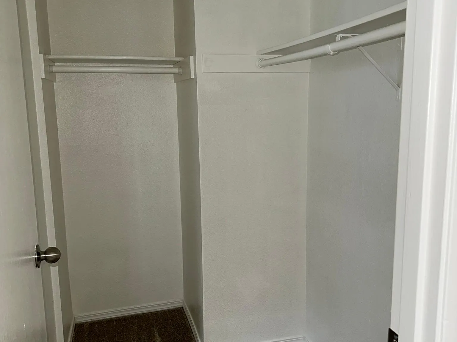1113 S Woodlawn St — Photo 3