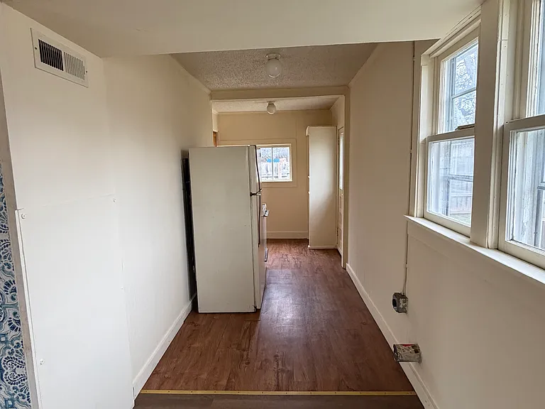 1309 W Catalpa St — Photo 2