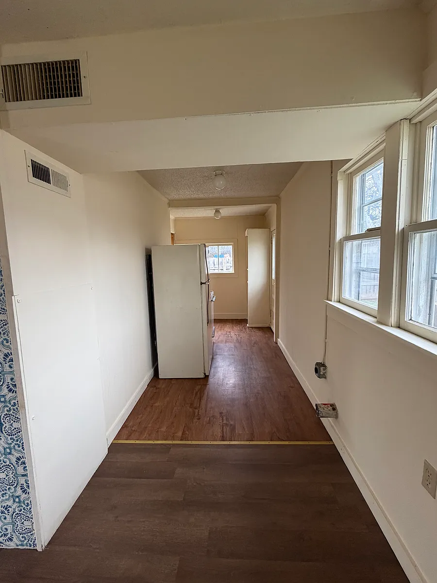 Building Photo - 1309 W Catalpa St