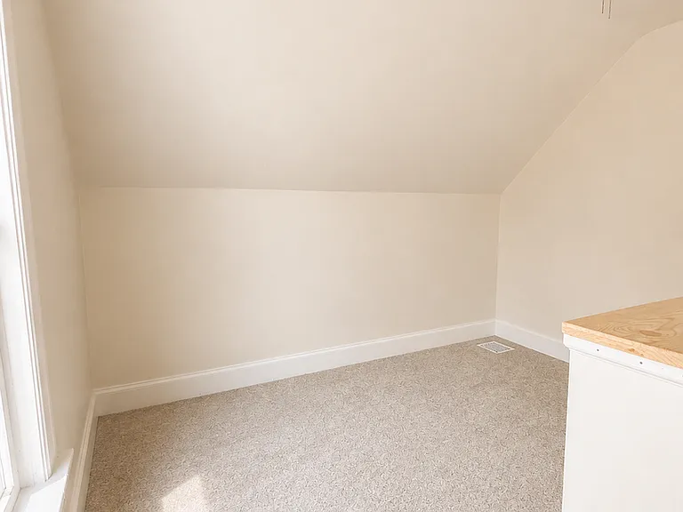 129 N Olive St — Photo 5